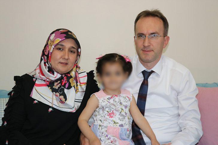 İş dönüşü yolunu gözleyen küçük kızla mutlulukları ikiye katlandı G4