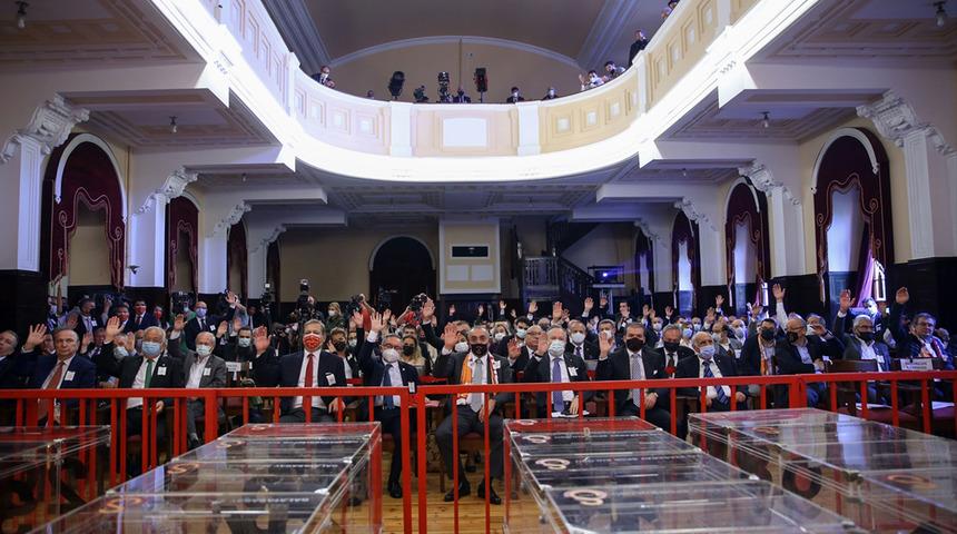 Galatasaray Kulübü başkanını seçiyor