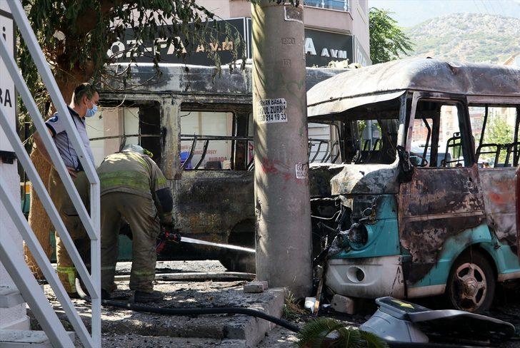 İzmir'de 2 yolcu minibüsünün çarpışması sonucu 6 kişi yaralandı G5