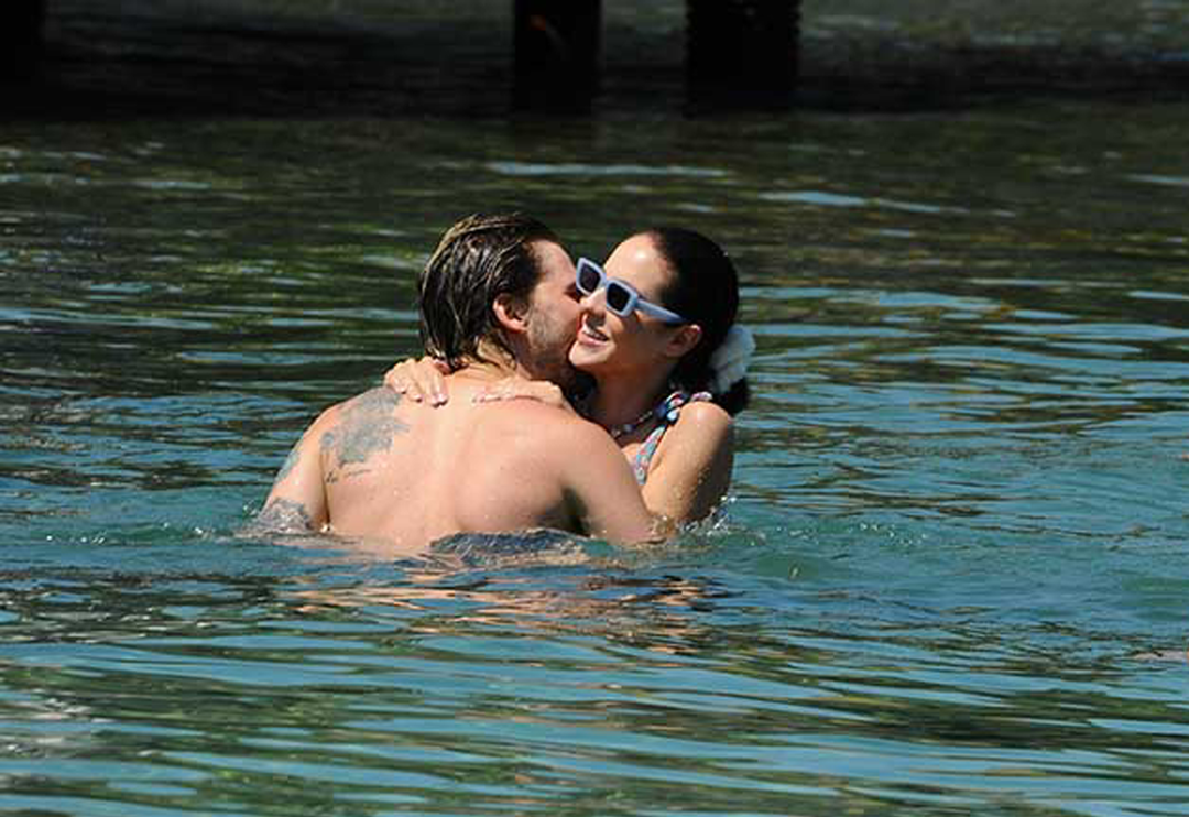 Şevval Sam'ın oğlu Tarık Emir Tekin sevgilisiyle aşka geldi