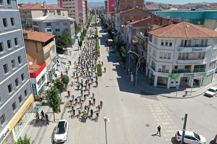 Çorum'da binlerce kişi sağlıklı yaşam için pedal çevirdi G3