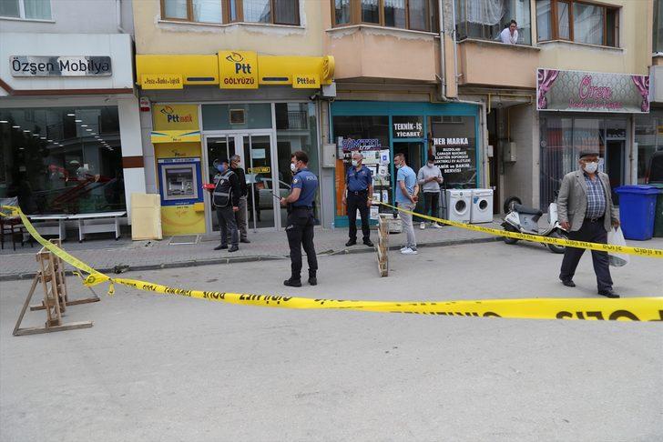 Bolu'da PTT şubesinden hırsızlık yaptığı iddiasıyla yakalanan güvenlik görevlisi adliyeye sevk edildi G1