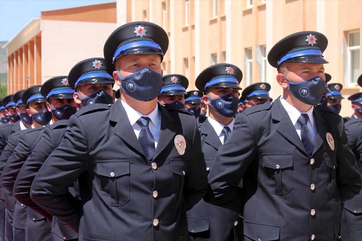 Bayburt'ta polis adayları mezuniyet sevinci yaşadı