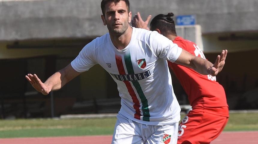 Karşıyaka'da Hakan beklemede