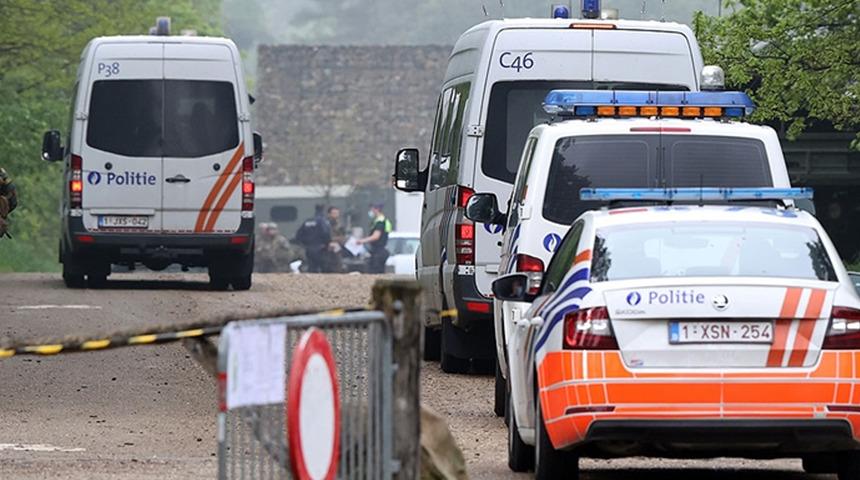 Bel&ccedil;ika'da haftalardır aranan aşırı sağcı firari asker &ouml;l&uuml; bulundu