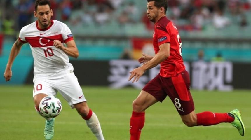 Hakan Çalhanoğlu: Boynumuzu eğmeyeceğiz!