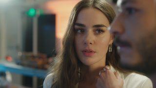 Cam Tavanlar 3. yeni bölüm 3. fragmanı yayınlandı! Leyla ve Cem arasında aşk rüzgarları!