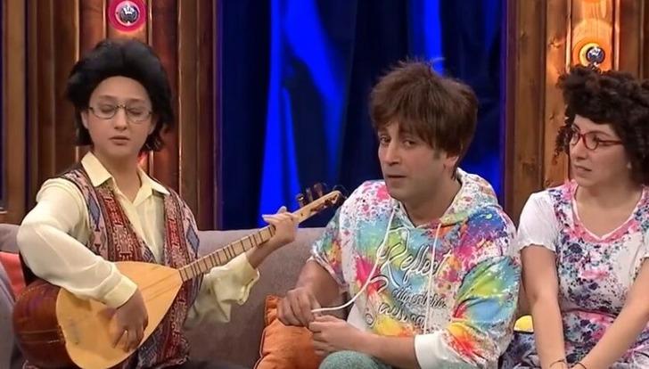 Güldür Güldür'ün Naime'si Ecem Erkek'in annesi ile olan benzerliği şaşırttı! Görenler hep aynı şeyi söyledi... G5