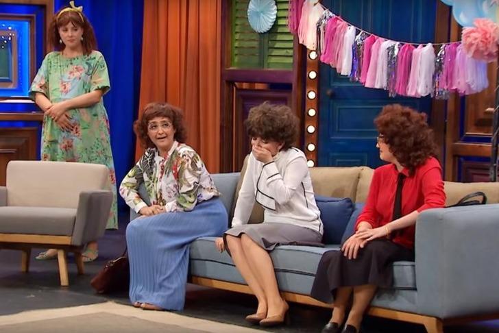 Güldür Güldür'ün Naime'si Ecem Erkek'in annesi ile olan benzerliği şaşırttı! Görenler hep aynı şeyi söyledi... G4