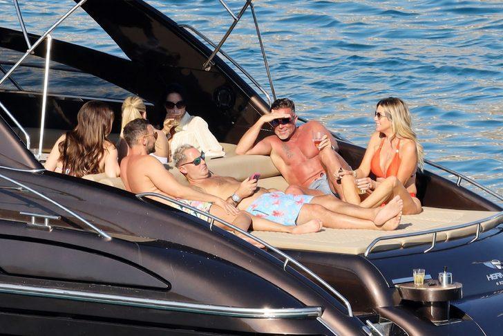 Ünlü futbolcu Riyad Mahrez tekne partisinde! Soluğu Ege sularında aldı G3