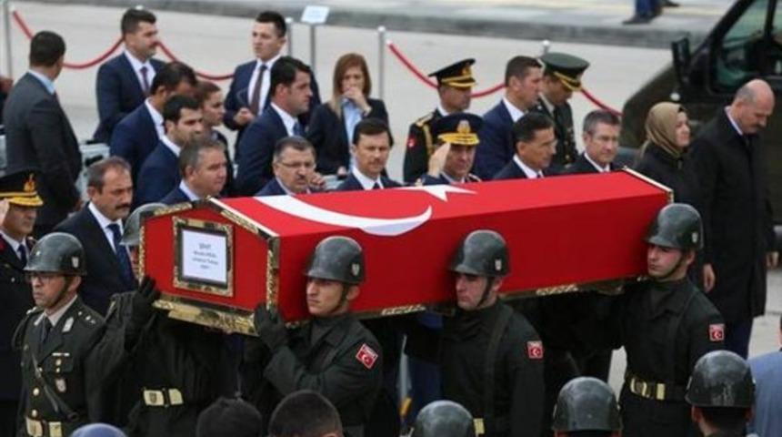 Şehidi böyle uğurladılar! Cenazede kahreden anlar