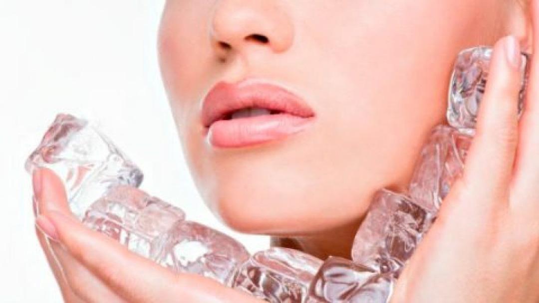 Buz terapisi zayıflatır mı? Deniz Seki'nin paylaşımına &uuml;nl&uuml;lerden yorum yağdı: İşte buz terapisi ile zayıflama tekniği...