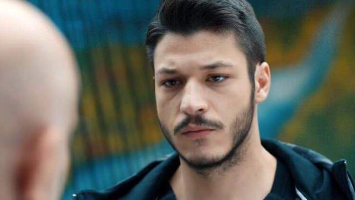 Yer görevlisiydi, meşhur oldu! İşte Cam Tavanlar dizisinin Cem'i Kubilay Aka'nın oyunculuk serüveni... G5