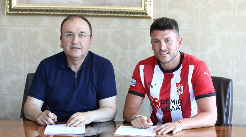 Sivasspor, Sefa Yılmaz’ı kadrosuna kattığını açıkladı