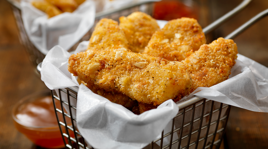 Yapımı sadece 15 dakika sürüyor! Restoranları kıskandıracak ev yapımı çıtır tavuk nugget tarifi 