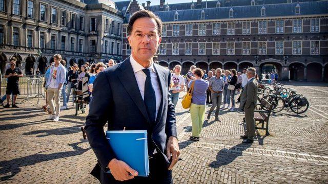 Çocuk yardımı skandalı Başbakan Mark Rutte hükümetinin istifasına yol açtı