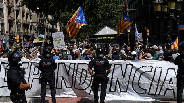 Katalan bağımsızlık yanlıları, hükümetin adımının 
