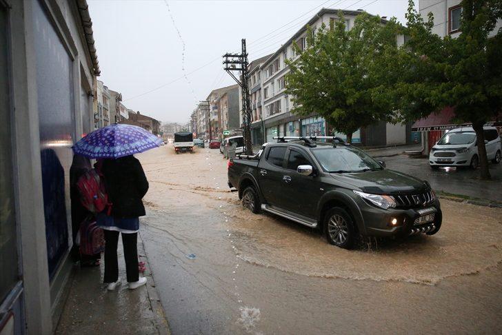 Eskişehir'de sağanak bazı bölgelerde su baskınlarına neden oldu G3