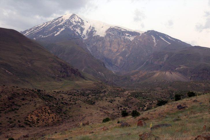 Ağrı Dağı'nda eriyen kar sele neden oldu G3