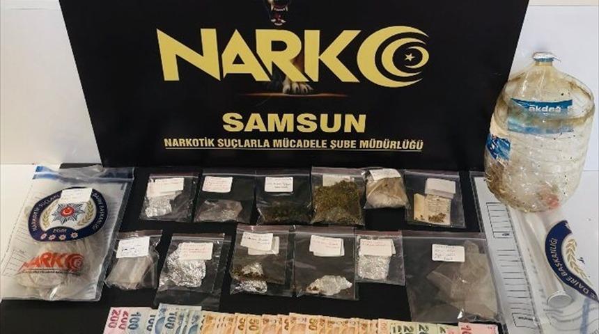 G&Uuml;NCELLEME - Samsun'da d&uuml;zenlenen "torbacı" operasyonunda g&ouml;zaltına alınan 4 kişiden 1'i tutuklandı
