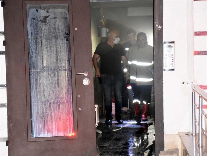 Kırıkkale'de bir apartmanda çıkan yangında 4 kişi dumandan etkilendi G3