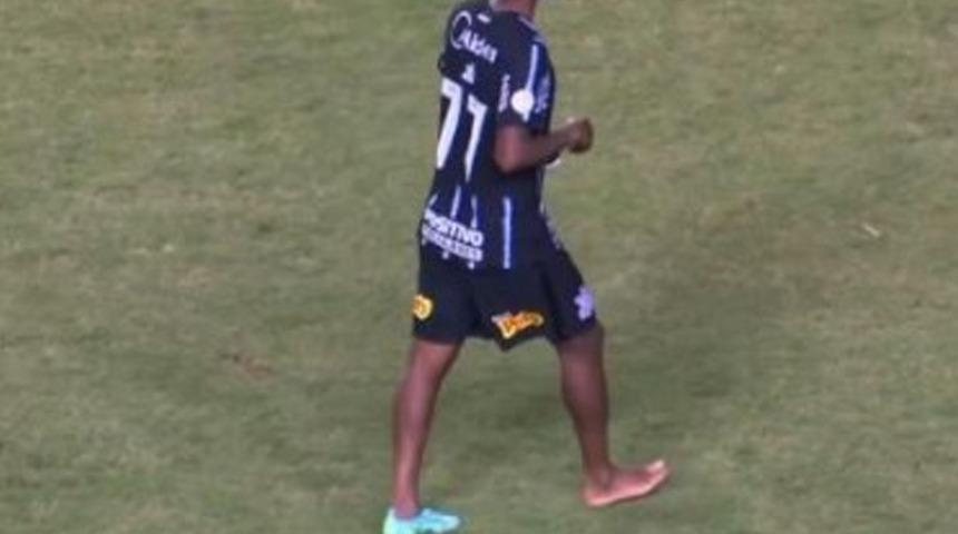 Jo, yeşil kramponla maça çıkınca para cezası aldı