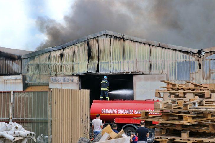 GÜNCELLEME - Osmaniye'de plastik geri dönüşüm fabrikasında çıkan yangın kontrol altına alındı G1