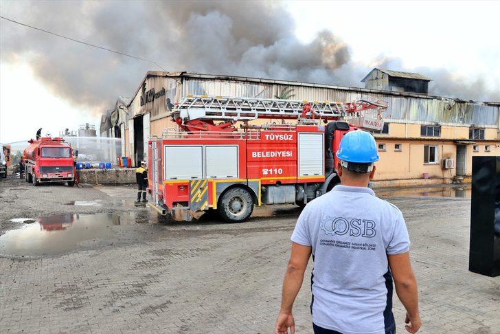 GÜNCELLEME - Osmaniye'de plastik geri dönüşüm fabrikasında çıkan yangın kontrol altına alındı G3