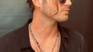 Kıvanç Tatlıtuğ yeni imajıyla Brad Pitt'e benzetildi: Amerikalı olsaydın Brad senden imza isterdi