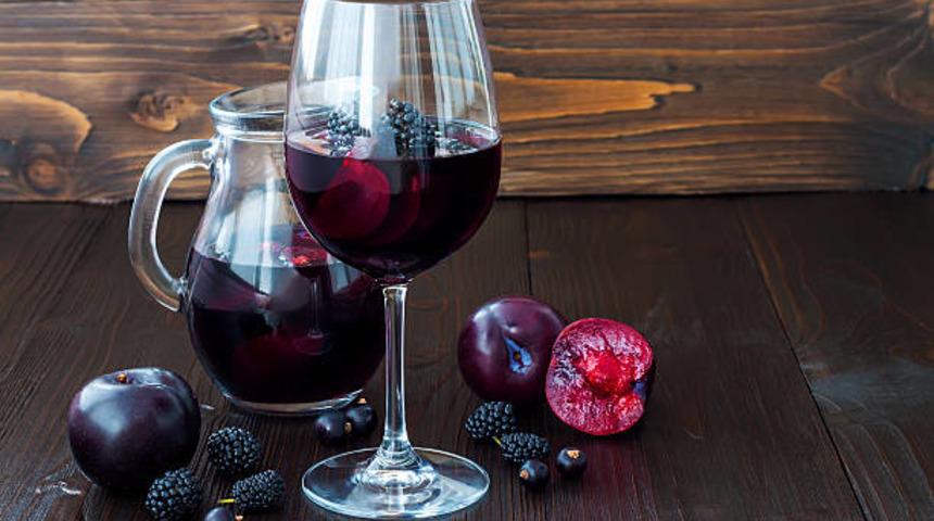 Bu meyve suyu bir başka! Kırmızı erik suyu nasıl yapılır?