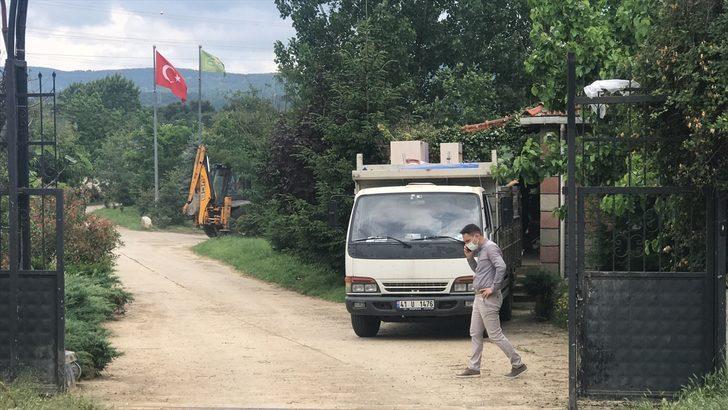 GÜNCELLEME - İYİ Partili Türkkan'ın ortağı olduğu şirkete ait çiftlikteki bazı kaçak yapıların yıkımına başlandı G5