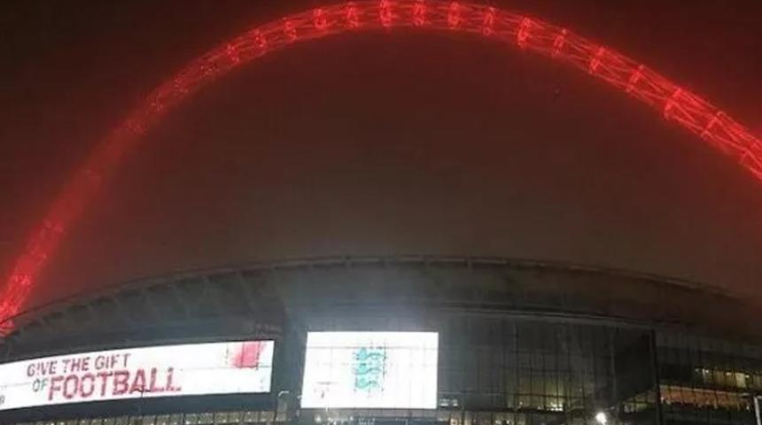 UEFA, yarı final ve final maçlarını Wembley'den almayı planlamıyor