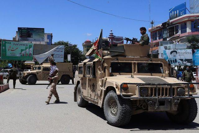 Kunduz kentindeki Afgan güvenlik güçleri