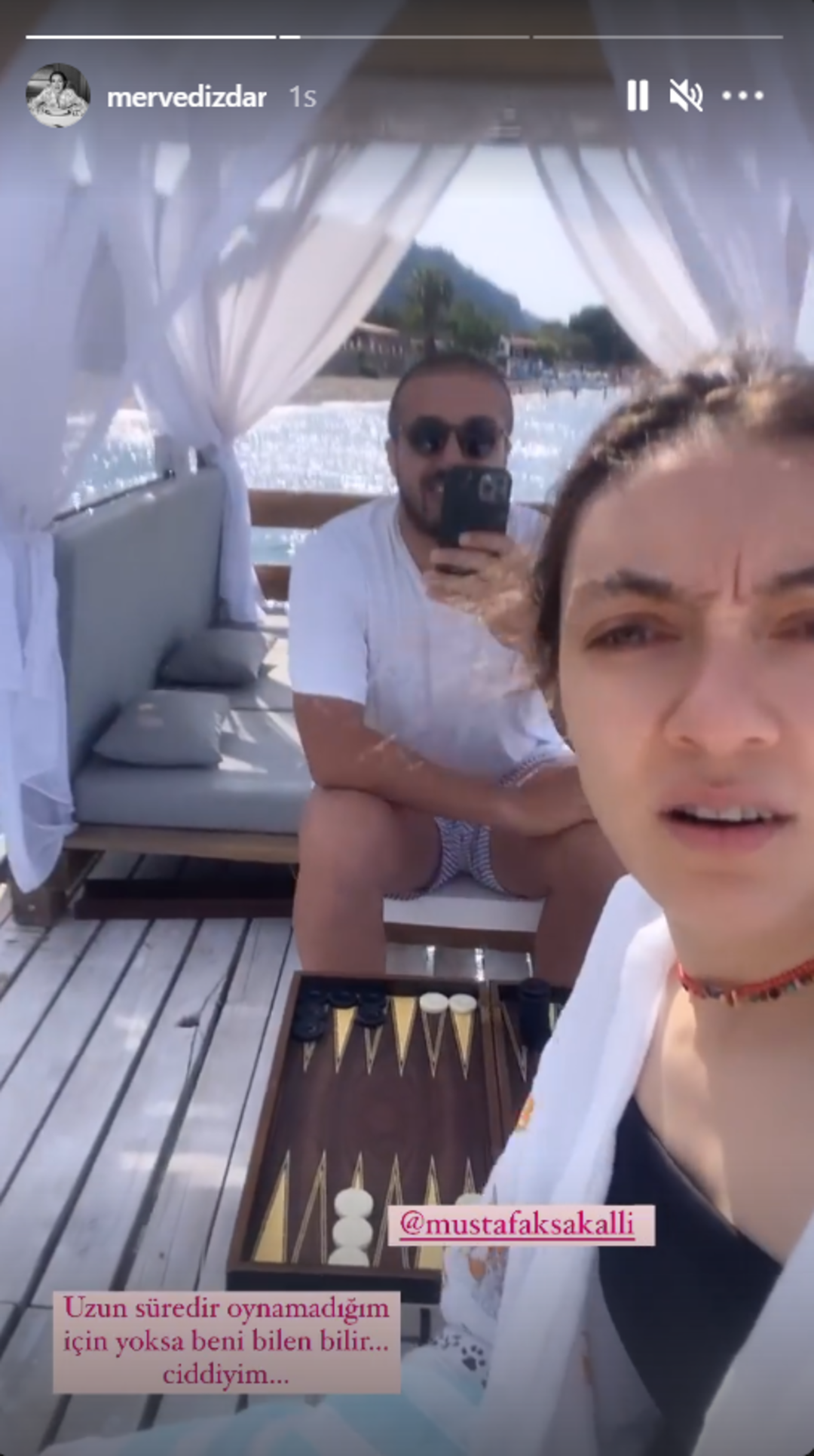 MERVE DİZDAR KİMDİR?