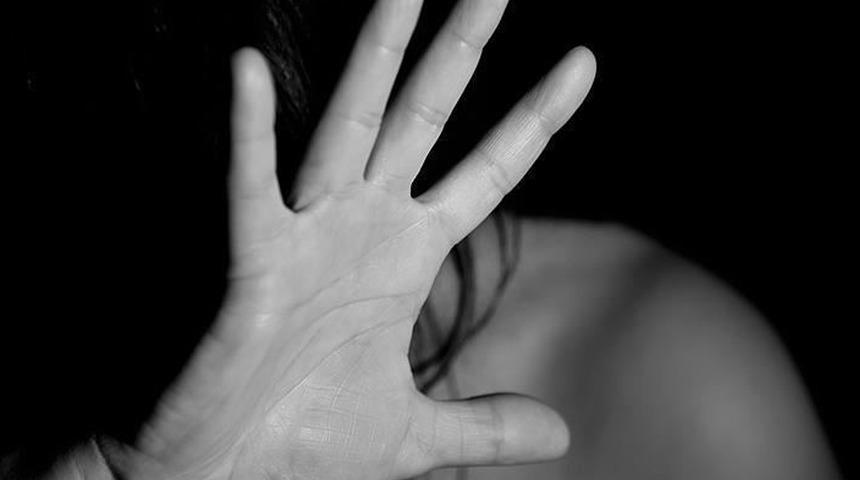 Kendisini darbeden eşi hapis cezasına &ccedil;arptırılınca s&ouml;yledikleri şaşkınlık yarattı