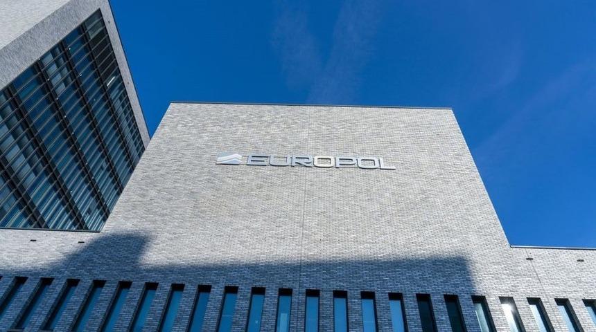 Europol: Avrupa'daki ter&ouml;r &ouml;rg&uuml;tleri nefreti yaymak i&ccedil;in Covid salgınını kullanıyor