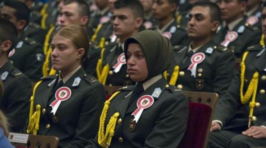 Kara Harp Okulu tarihinin ilk başörtülü öğrencisi
