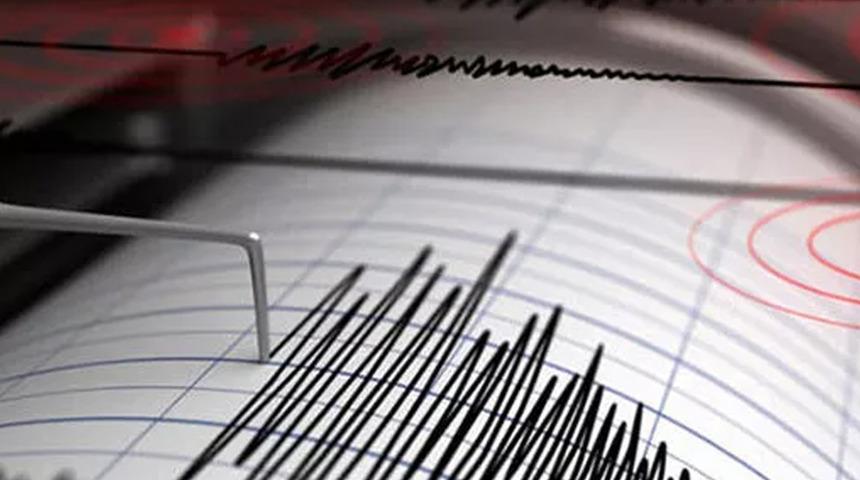 İran'ın Türkiye sınırında 4,2 büyüklüğünde deprem