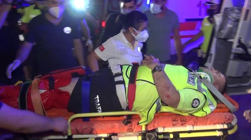 Alkollü sürücü polis noktasına daldı: 2'si polis 4 yaralı