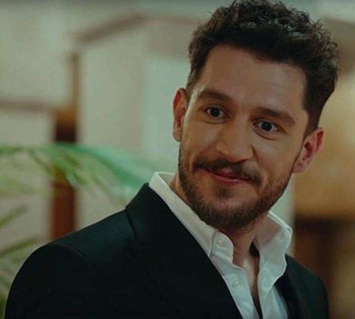 Uraz Kaygılaroğlu'nun yeni sevgilisi Gülcan Arslan bakın kim çıktı! Herkesin bildiği... G1