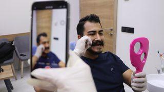 Şaşkına çeviren olay! Diş hekimi ağrıyan 20'lik dişini kendi çekti