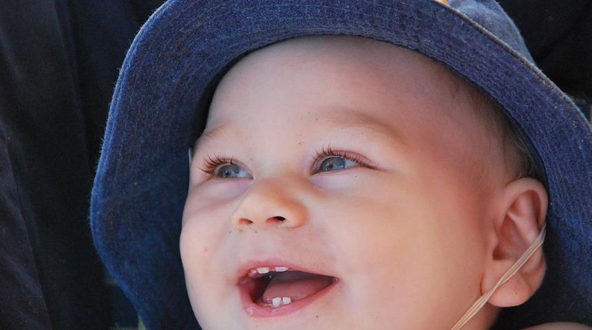 Diş çıkaran bebekler için ailelere öneriler