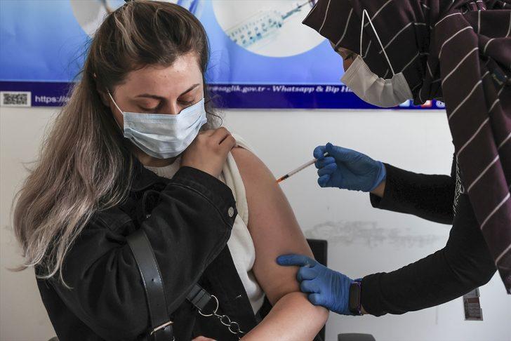 Kovid-19'la mücadelede 25 yaş ve üzerindekilerin aşılanmasına başlandı G4