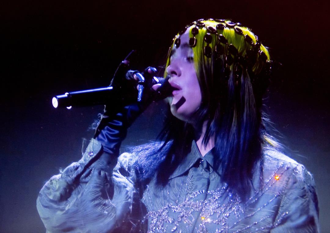 Billie Eilish &ouml;z&uuml;r diledi! "Dehşete d&uuml;şt&uuml;m ve utandım" 