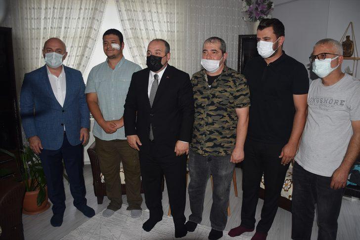 Bakan Varank, Kocaeli'de darbedilen basın mensubunu ziyaret etti G1