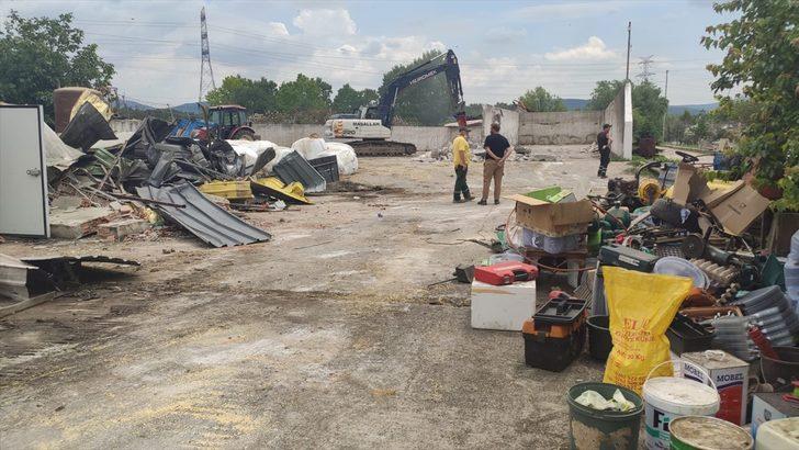 İYİ Partili Türkkan'ın ortağı olduğu şirkete ait çiftlikteki bazı kaçak yapıların yıkımı tamamlandı G2