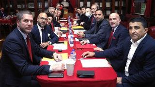 Burak Elmas ve ekibi, Galatasaray Lisesi'nde toplandı