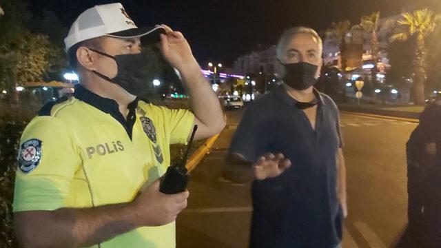 Polislere beddua edince gözaltına alındı