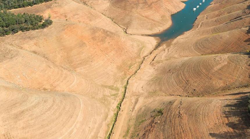Sudan toprak tadı geldi, Kaliforniya'da yetkililer ilginç çözümüyle dikkat çekti: Limon sıkın