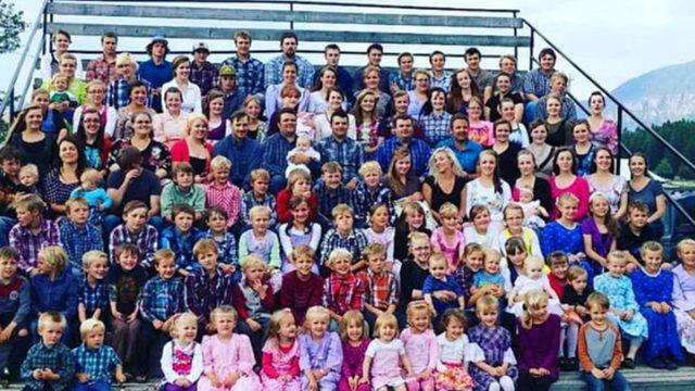 150 kardeşi olan Murray Blackmore isimli sosyal medya kullanıcısının paylaşımları büyük ilgi gördü